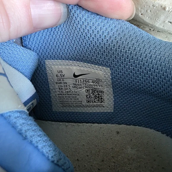 Nike Ja Se 1 Kids Blue and Silver Sneakers Size 6.5 - Picture 7 of 10